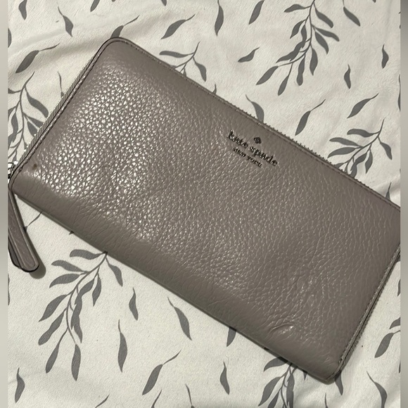 Kate Spade Wallet - Picture 1 of 4